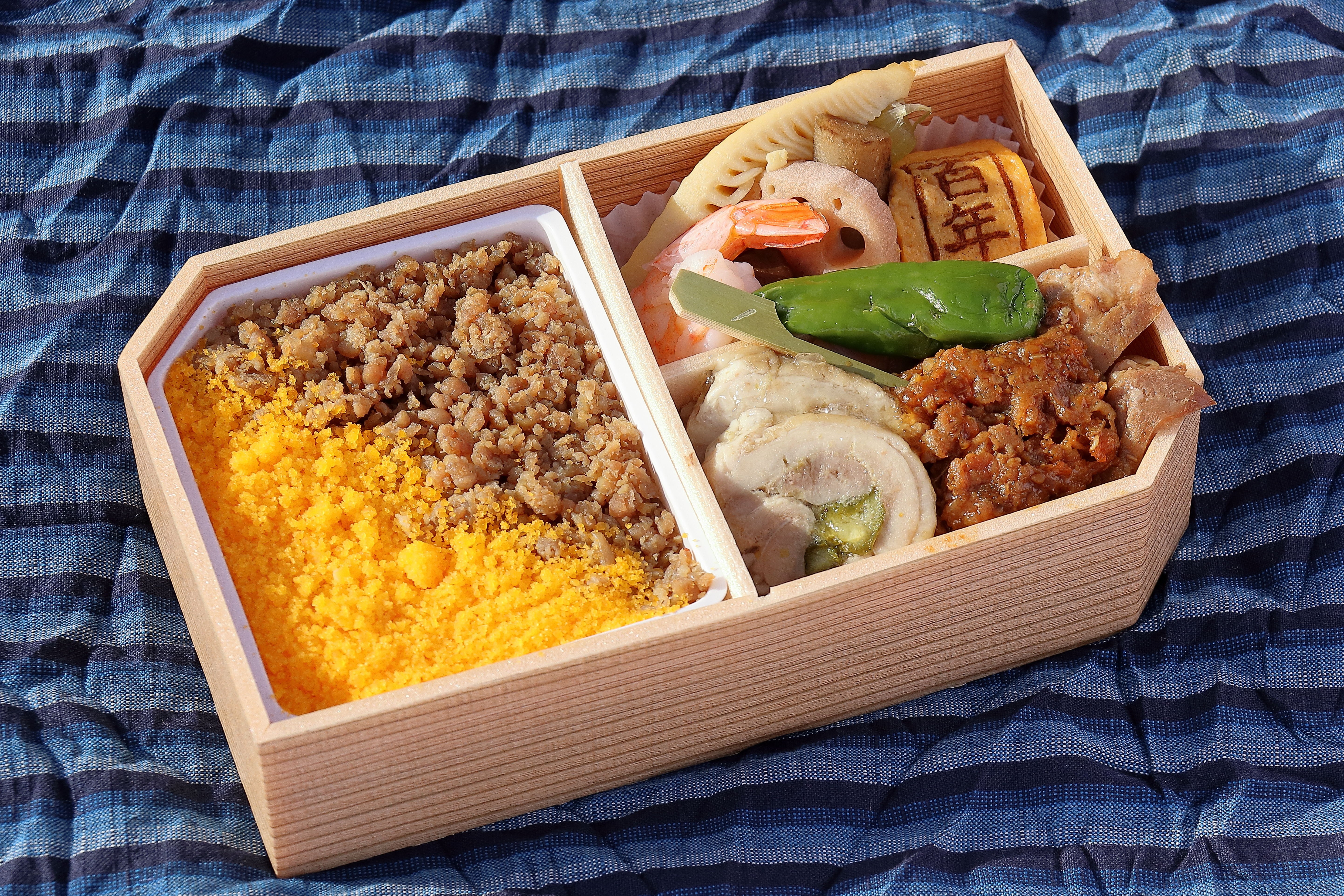 百年の天下とり弁当 (2).JPG