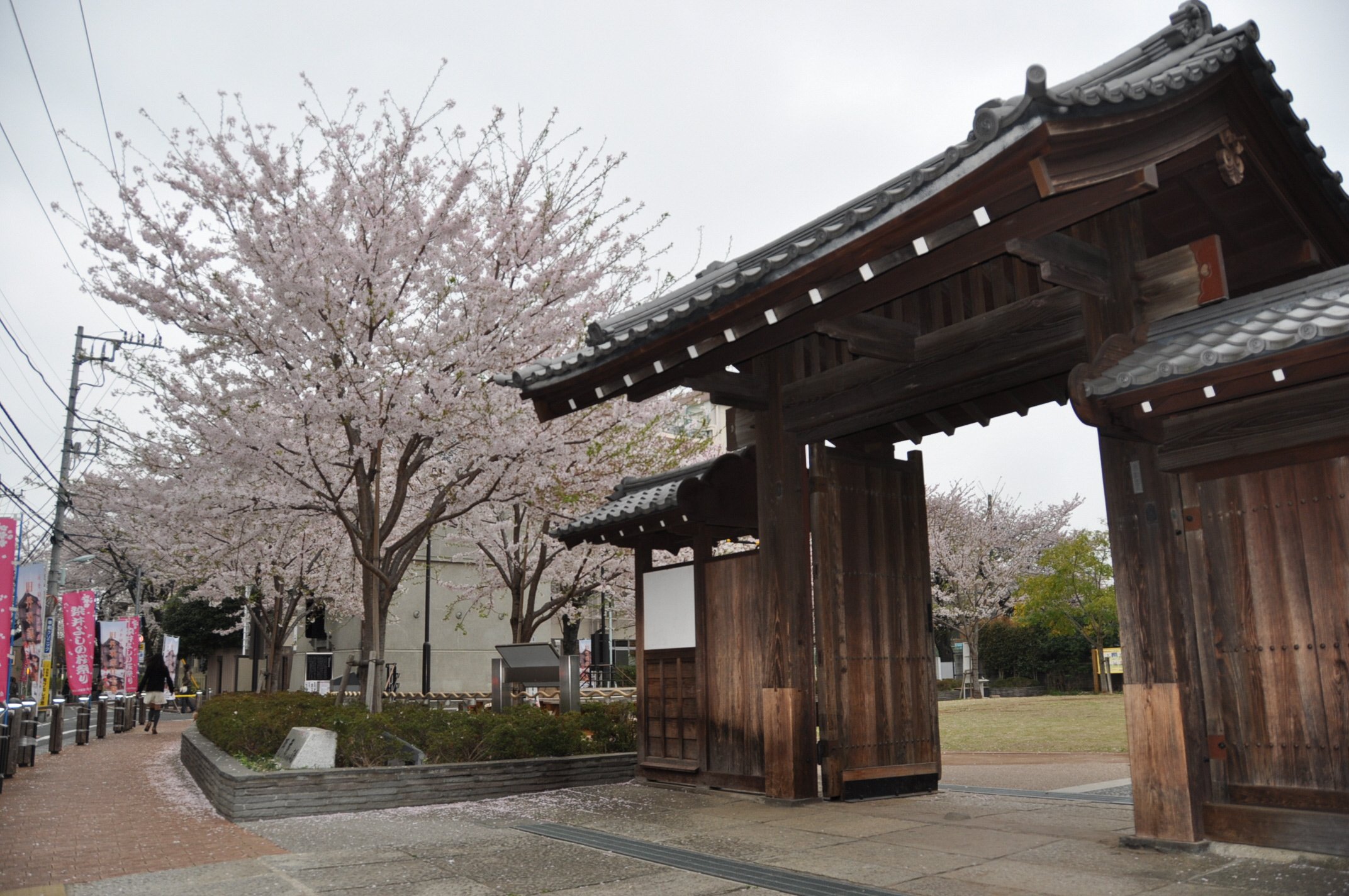 ４．門と蔵のある広場.JPG